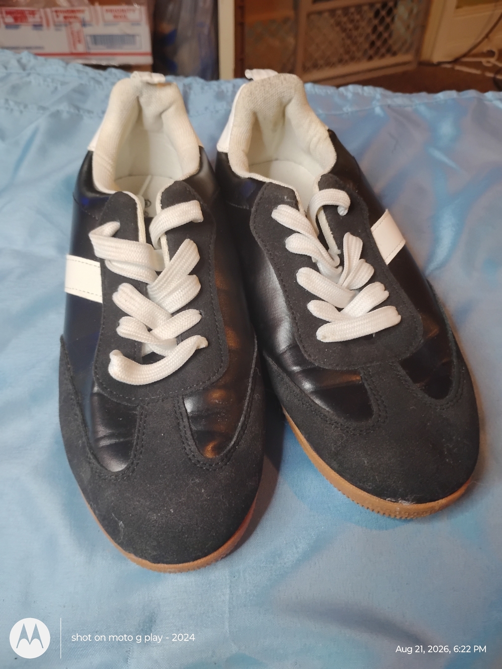 Black and White Men's Casual Retro Sneakers